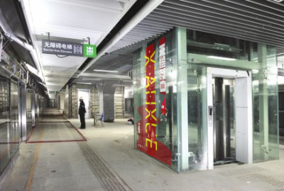 Transparent display screen, from the station display application to see led transparent screen customization requirements