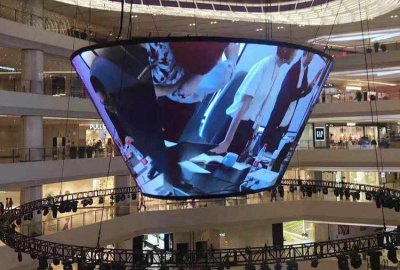 The customization of the transparent screen increases gradually, and the special-shaped transparent screen becomes the mainstream